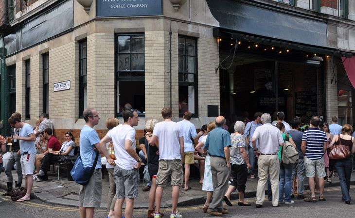 Что больше всего раздражает туристов на отдыхе: результаты опроса и советы для комфортного путешествия